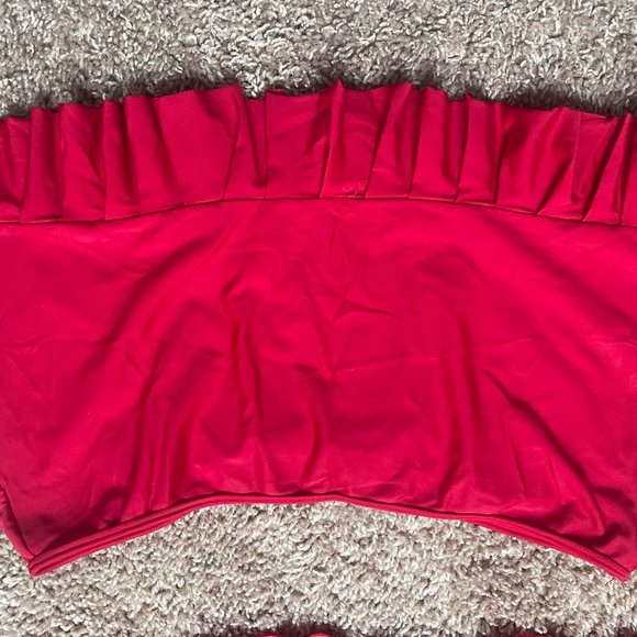 Red Set - Picture 5 of 6